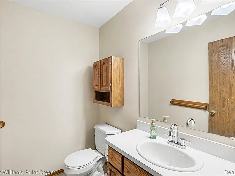 4847 Bayleaf Dr — Photo 10