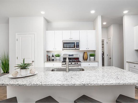 4th image of 351 Tiliwa St