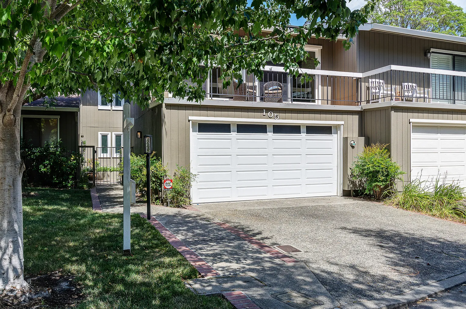 105 Westchester St photo 1