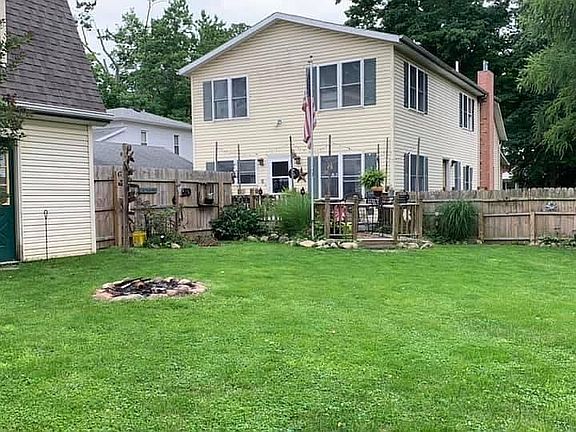 5th image of 312 W Everett St