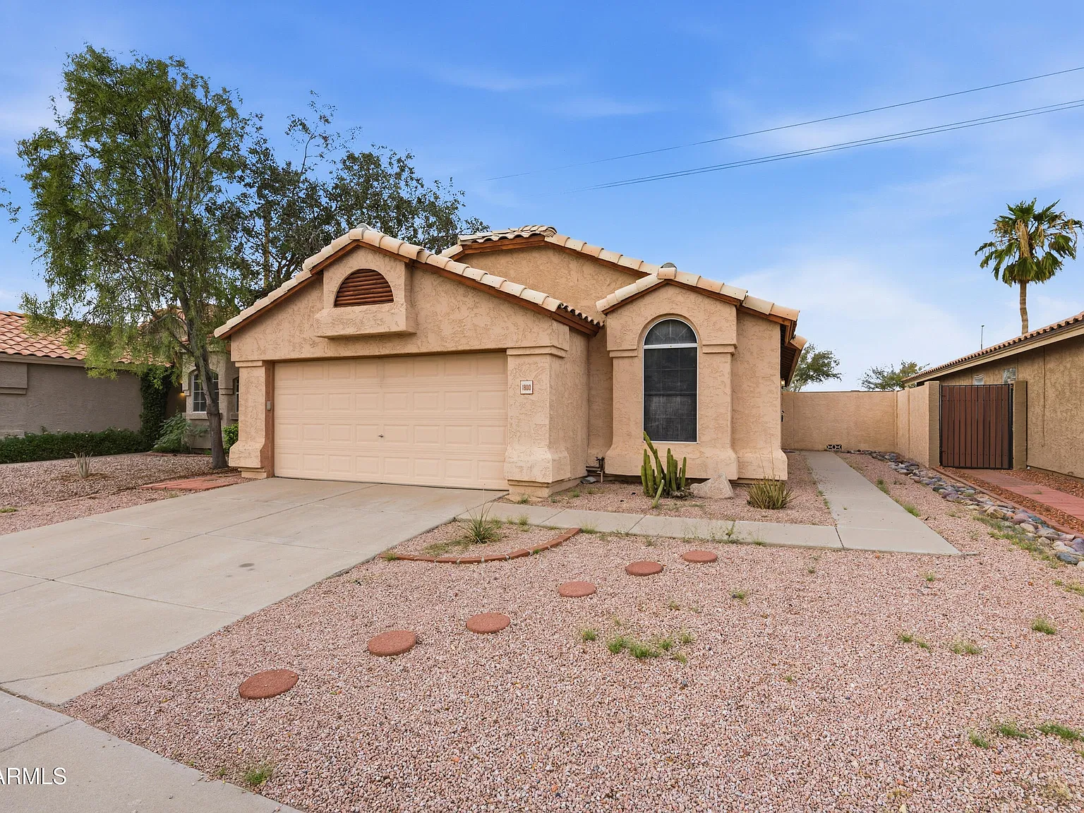 3 bed, 2.0 bath, 1283 sqft, $1,995 — Photo 1