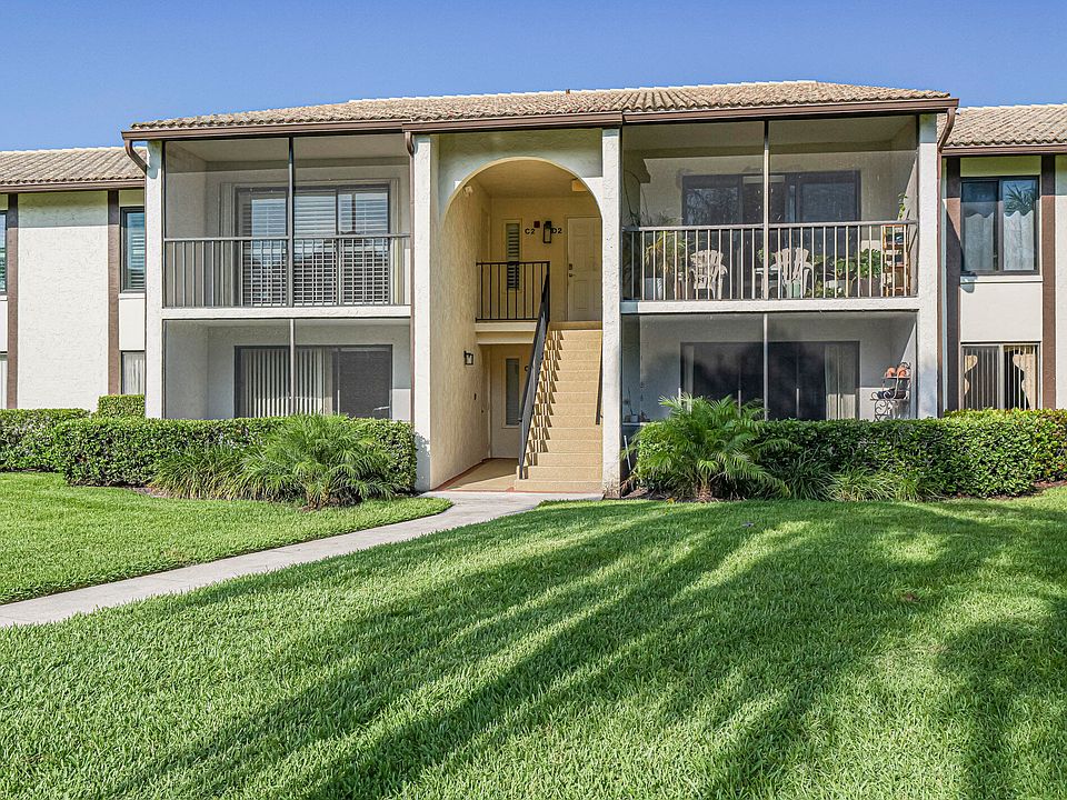 1st image of 1605 SW Silver Pine Way