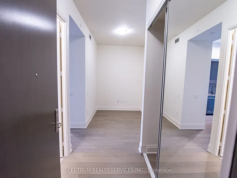 9000 Jane St #Penthouse 119 — Photo 10