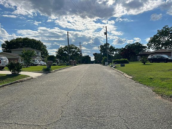 4th image of 67 Chevette St