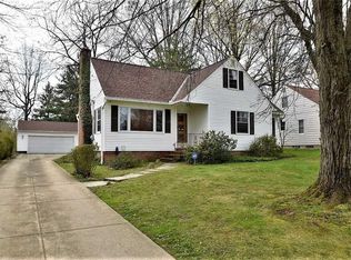 6714 Glenview Rd, Mayfield Village, OH 44143