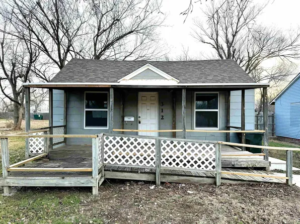 312 S Krouth St, Mooreland, OK 73852