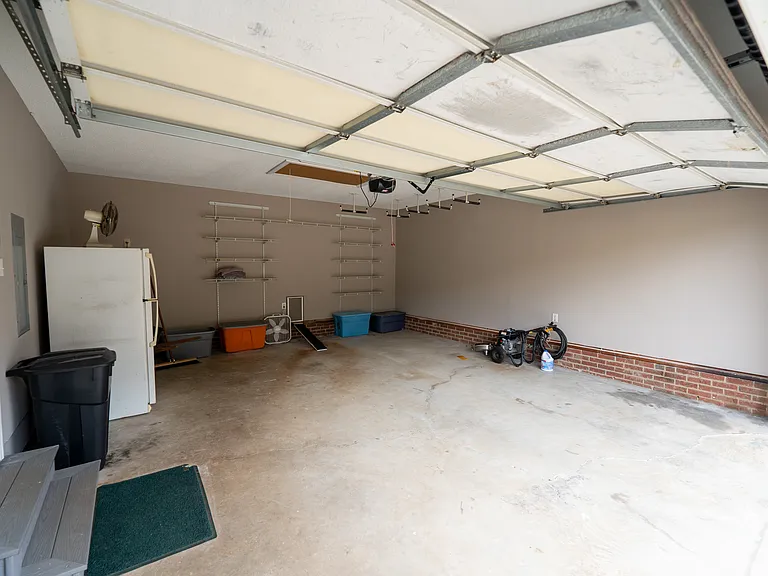 312 Home Place Dr — Photo 31