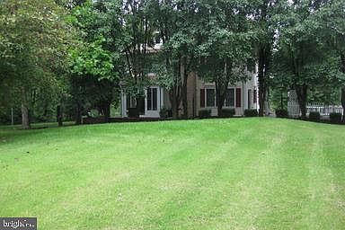 5th image of 236 Iris Dr