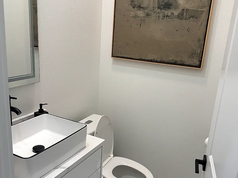 2143 W Saint Conrad St — Photo 9