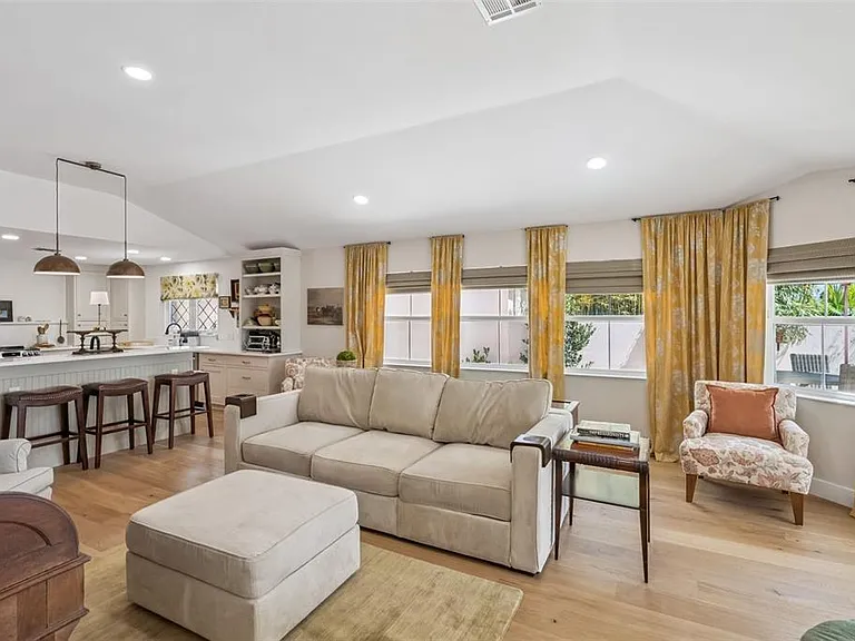 1304 Santa Rosa Ct — Photo 10