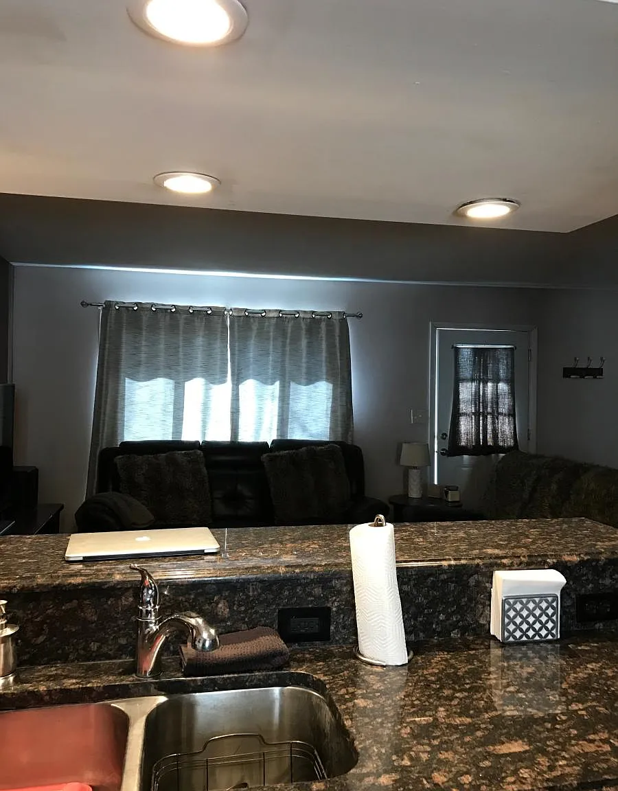 505 Warner St — Photo 4