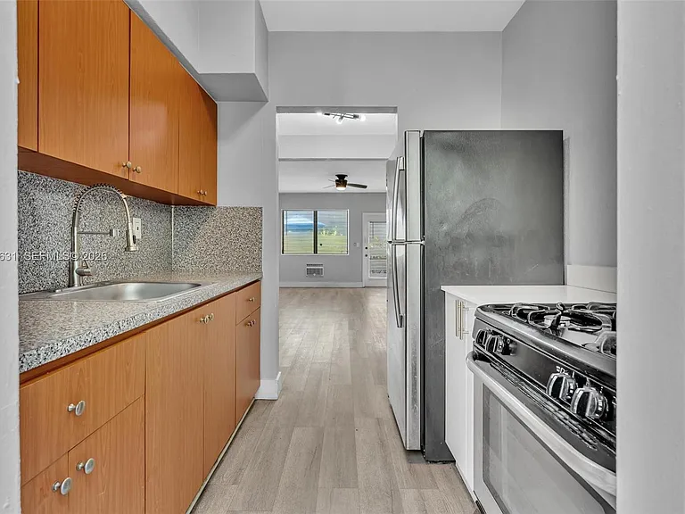 934 Meridian Ave #6 — Photo 9