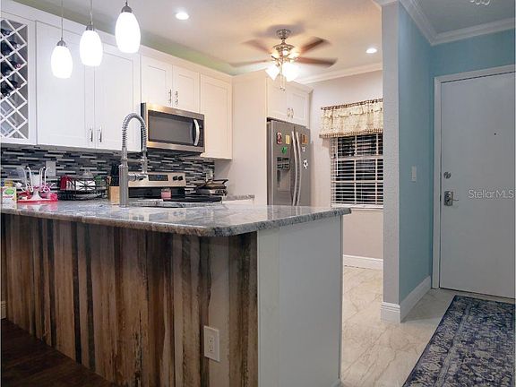5th image of 11511 113th St Unit 22C