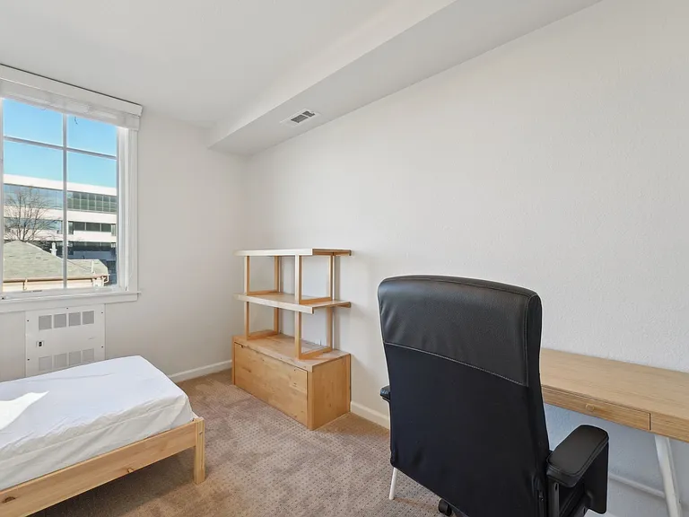 Addison Arts Apartments — Photo 103