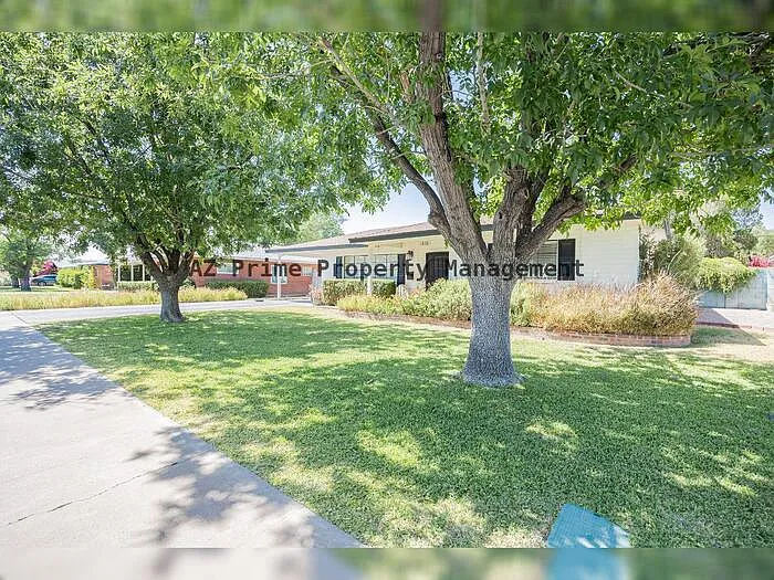 1838 E Hazelwood St — Photo 3