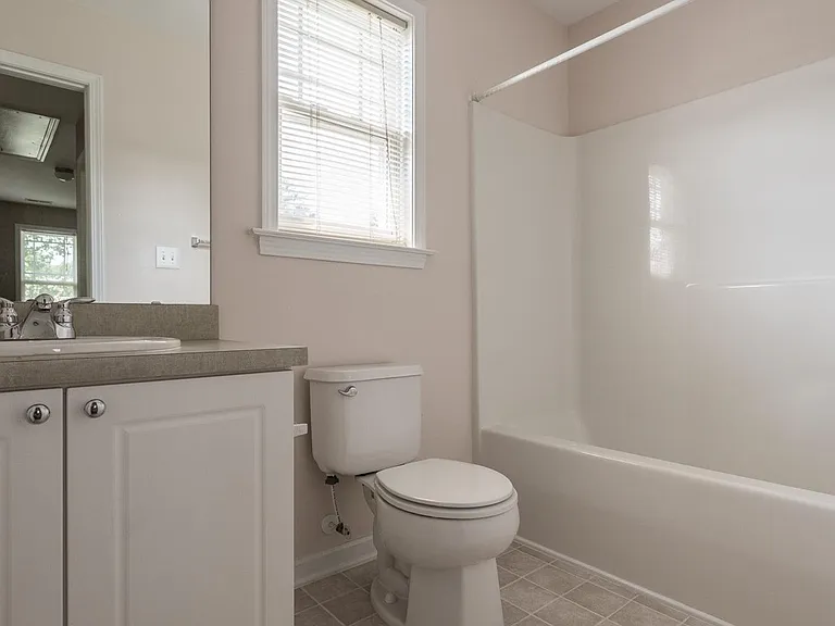 104 Hutson Ln — Photo 16
