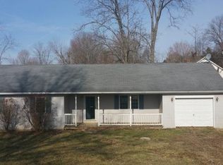 102 Welborn Adams Ln, Berry, KY 41003