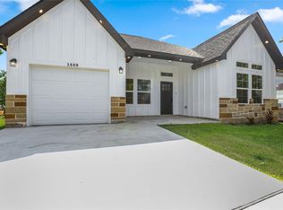 1409 N Ave S, Freeport, TX 77541