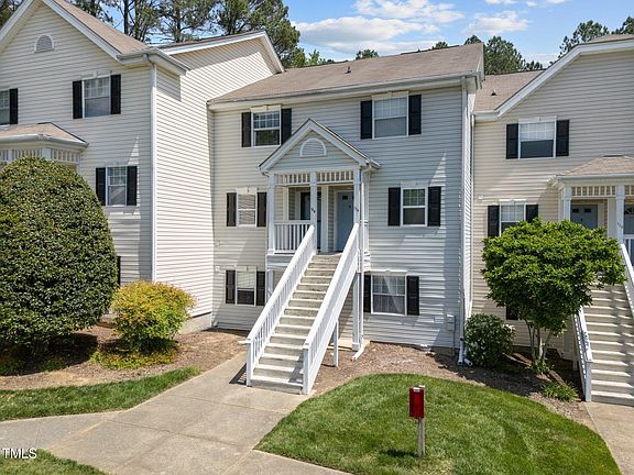 2nd image of 128 Schultz St
