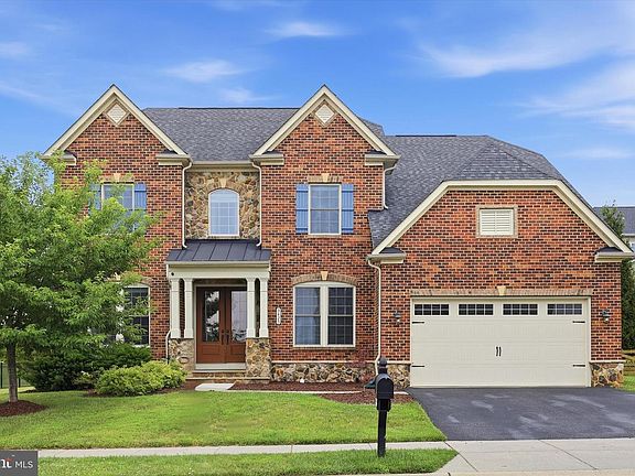 2nd image of 3425 Winmoor Dr