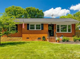 3940 Bristol Dr, Charlotte, NC 28208