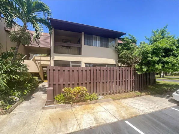 865 N Village Dr N APT 104, St Petersburg, FL 33716