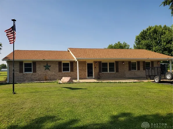 1261 Dusty Ln, West Alexandria, OH 45381