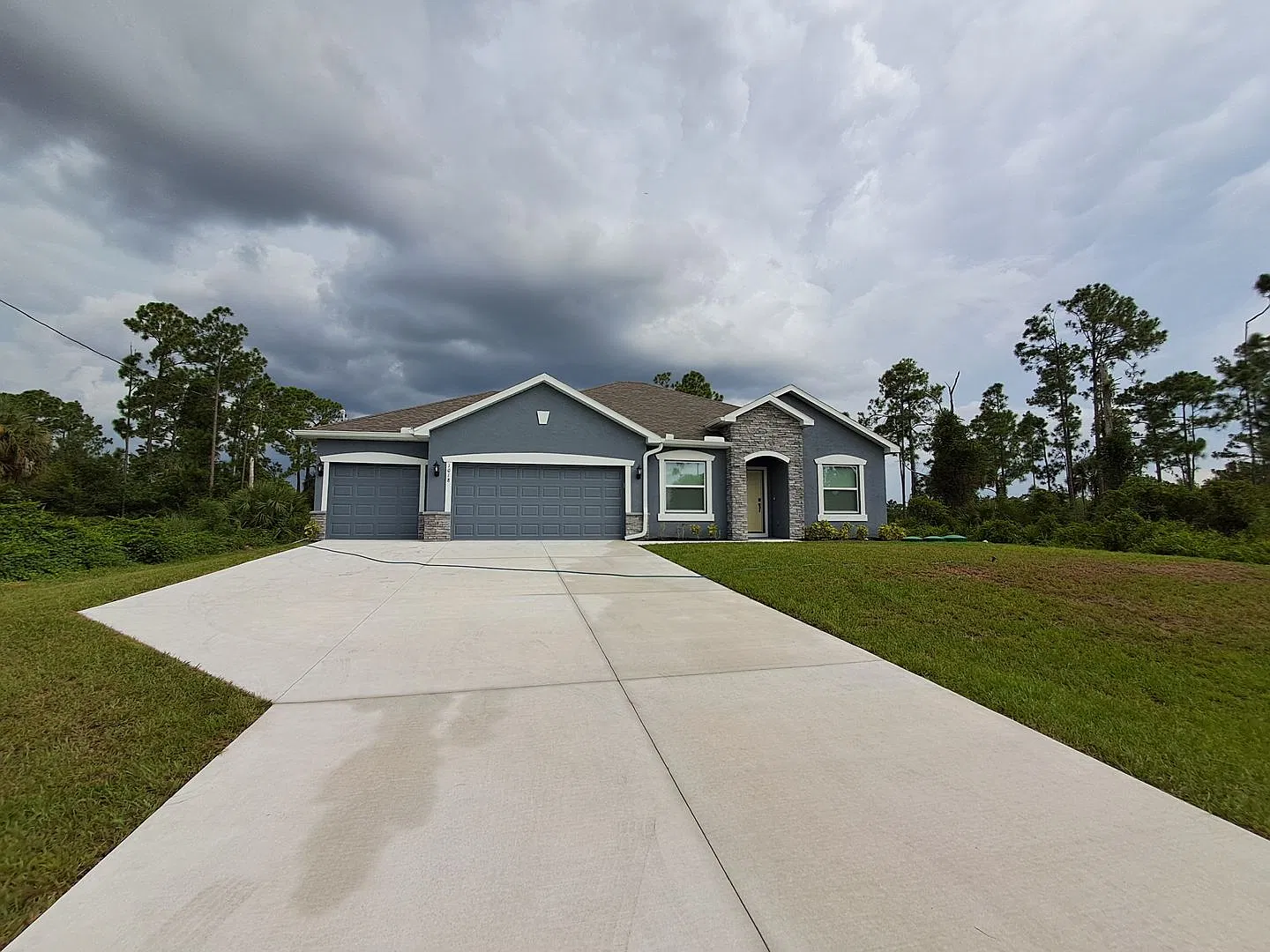 Recently Reduced 3/2 +Den — Photo 2