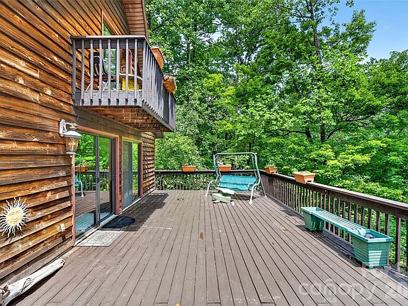 4th image of 1828 McKenzie Way S