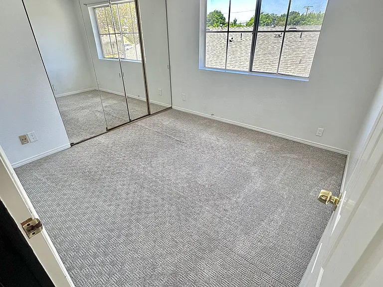 10031 Adoree St — Photo 29