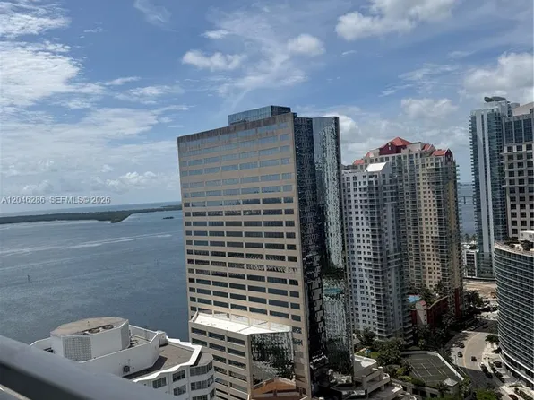 950 Brickell Bay Dr, Miami, FL