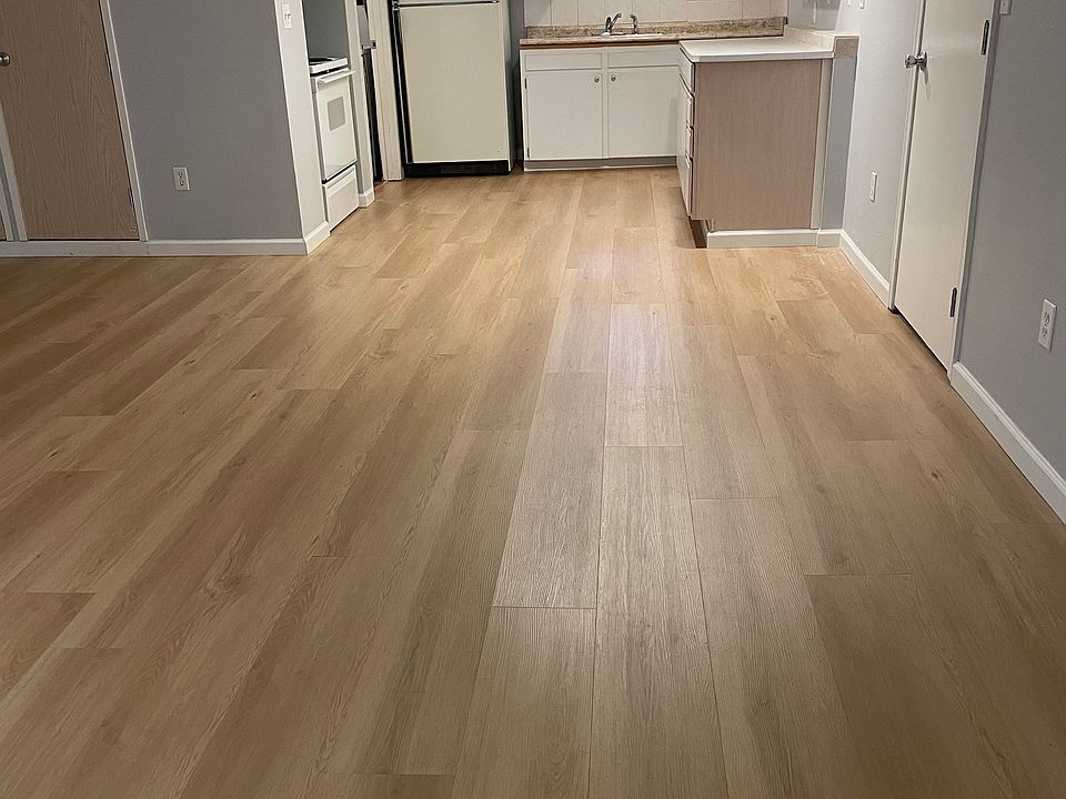 1st image of 428 14th Ave W #2