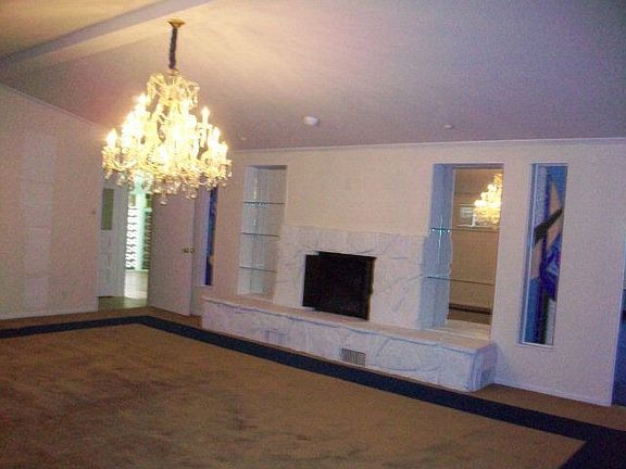4th image of 2700 Country Club Dr