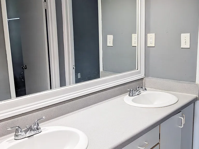 1177 Woodland Ave NE #3 — Photo 10