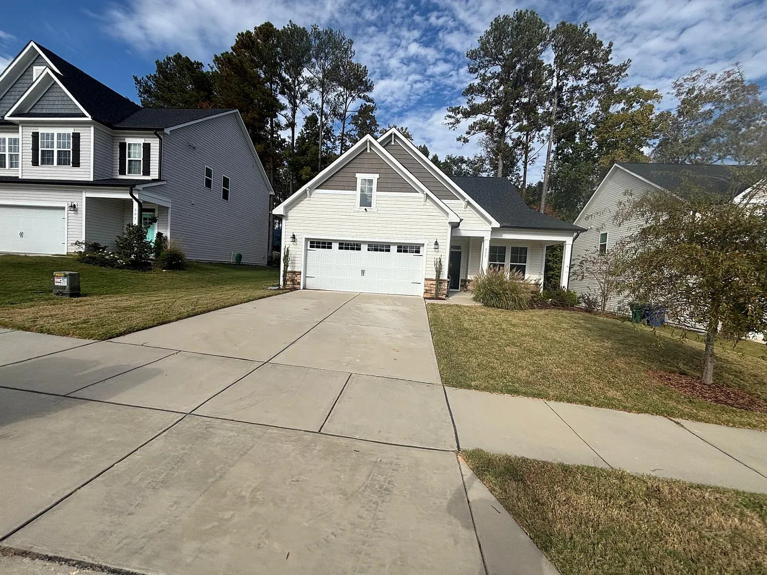 3 bed, 1823 sqft, $1,975 — Photo 2