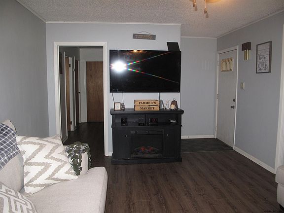 2nd image of 16 Robert Dr
