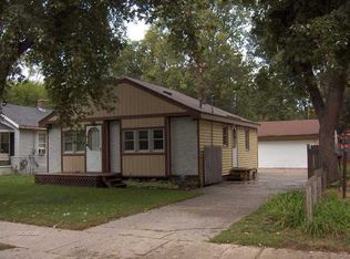 323 Maplelawn St SE, Kentwood, MI 49548