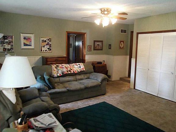 2nd image of 4005 N Linden St