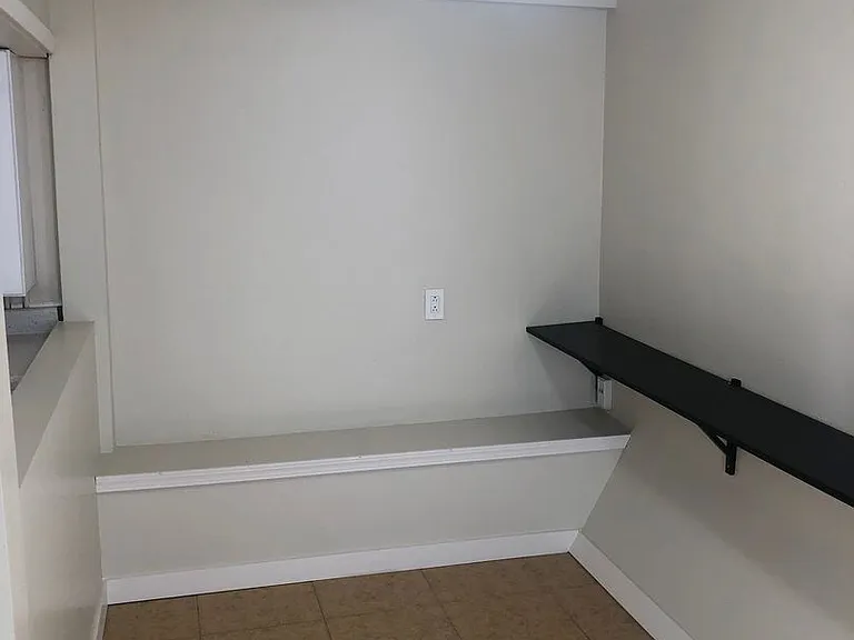 4260 Campus Ave — Photo 5