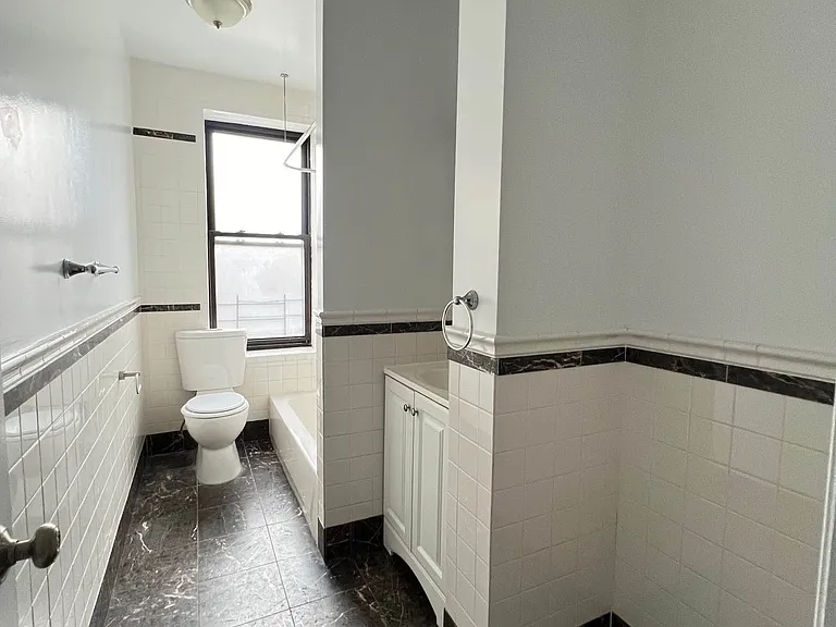 11880 Metropolitan Ave #5 — Photo 6