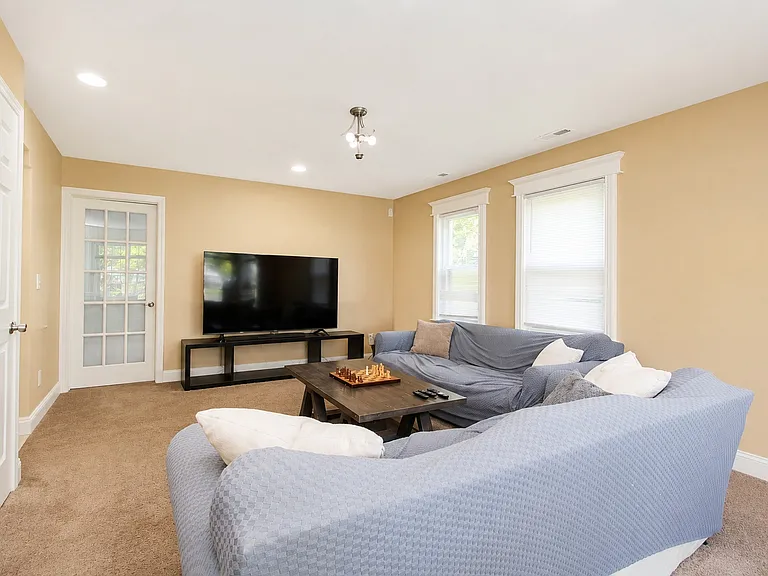 4156 Lamont Dr — Photo 19