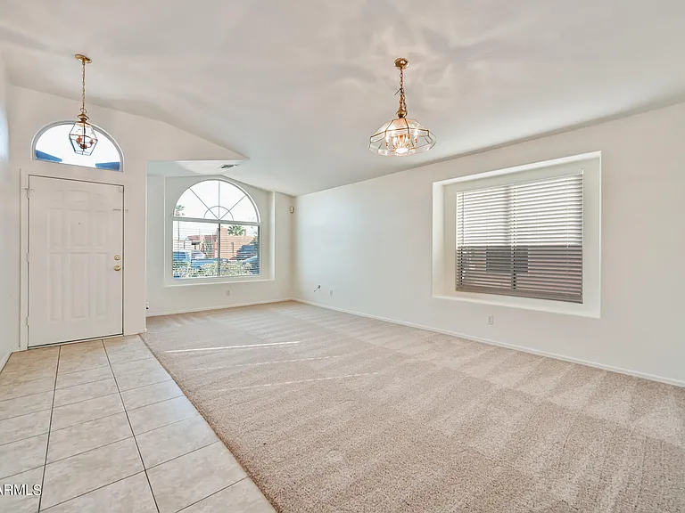 2607 E Anderson Dr — Photo 3