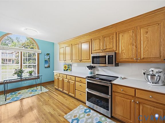 5th image of 4418 Oxbridge Rd