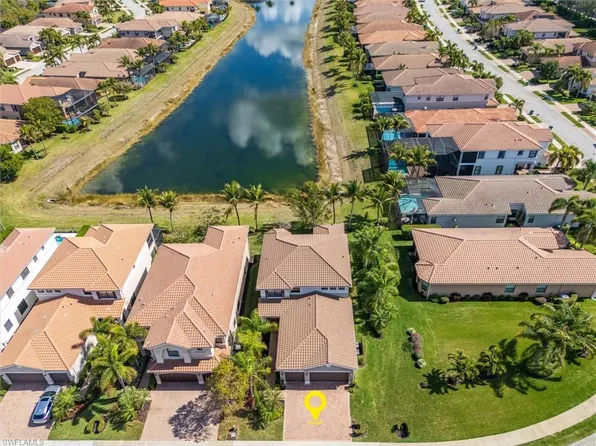 3296 Pacific DR, NAPLES, FL 34119