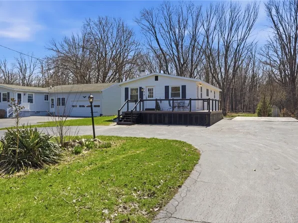 105 Names Rd, Rochester, NY 14623