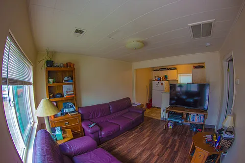 1544 W Oak St Photo 1