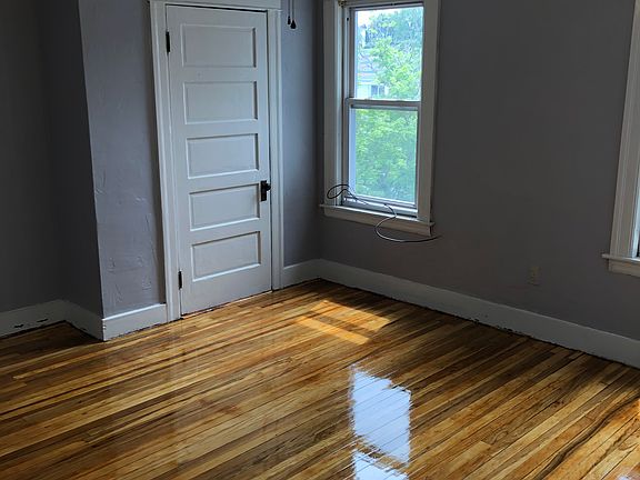 4th image of 43 Park Terrace Rd #3