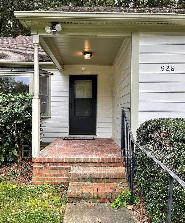 1st image of 928 Chatfield Dr Unit Chatfield928b