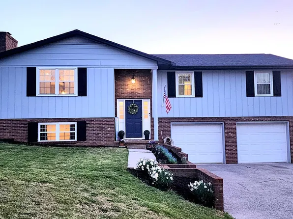 915 Radnor Rd, Maryville, TN 37804