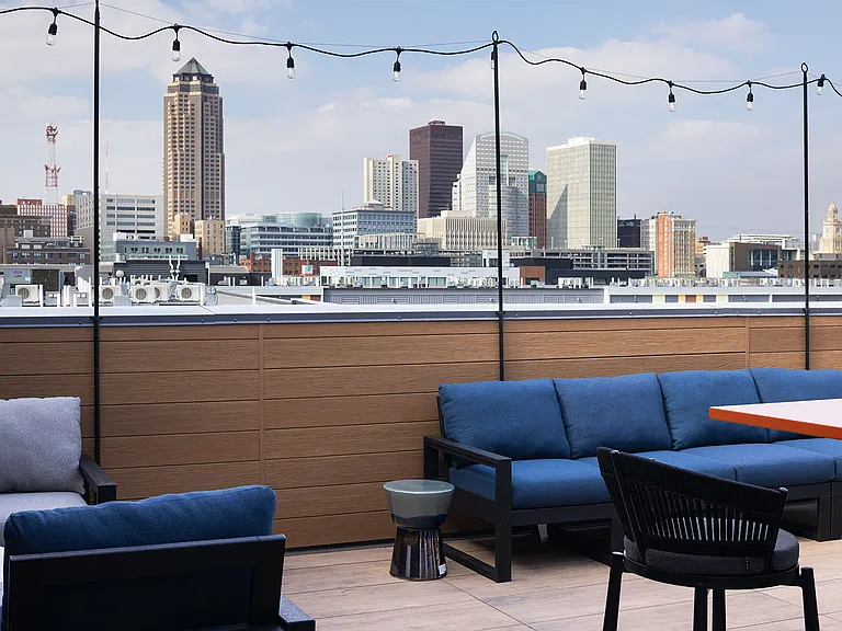 The Meridian — Photo 7